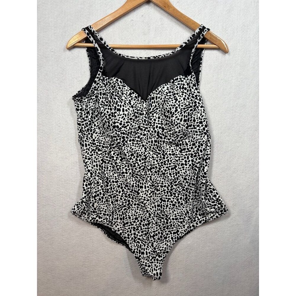 Torrid One Piece Swimsuit Black White Animal Print Active Women's Plus Size 2 2X